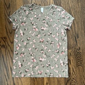 Alternative Khaki Floral Tee Shirt. NWOT. Size Large